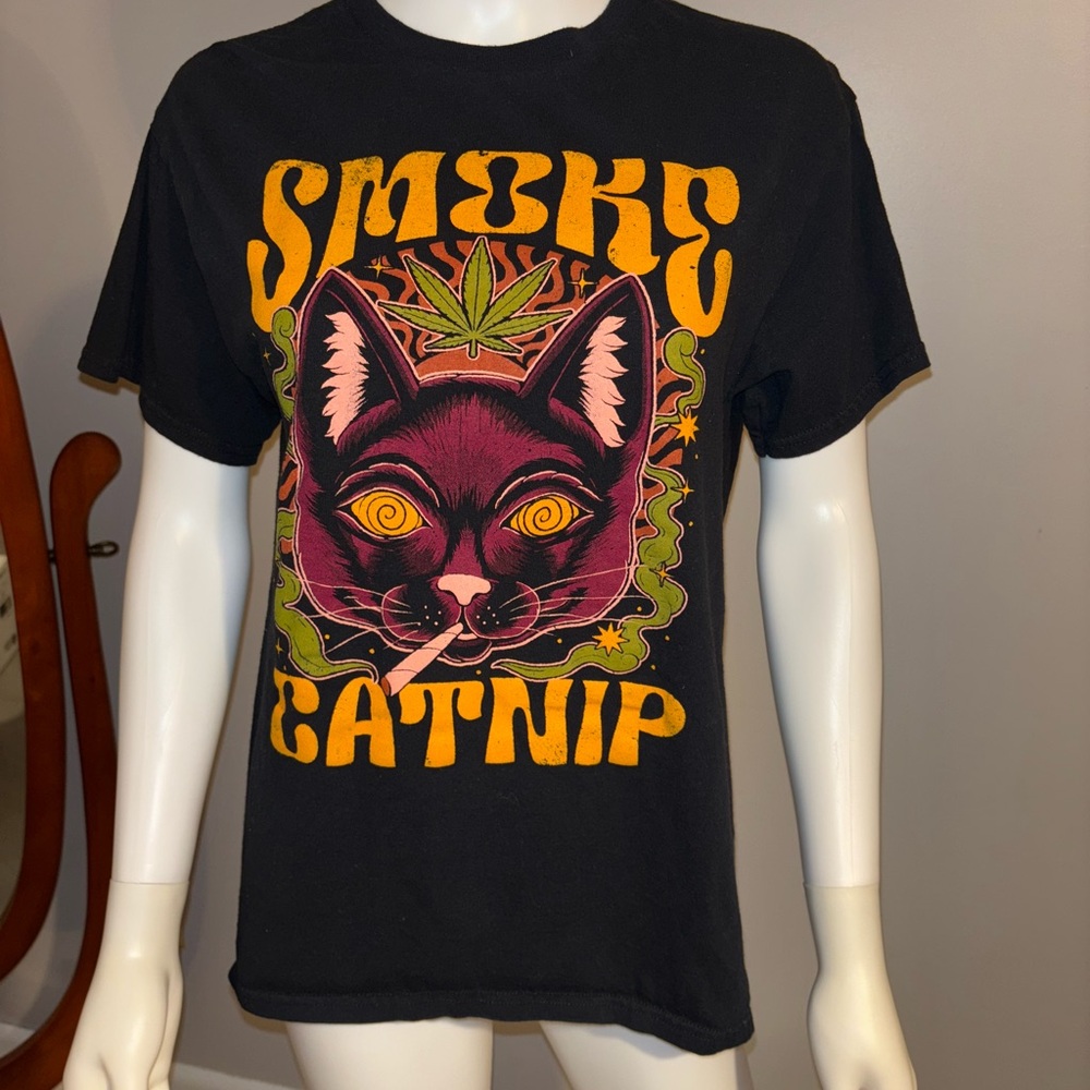 Threadless Black Tee with Colorful Cat Design